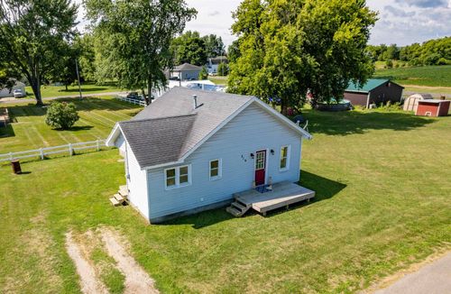 216 W Davis St, Middleton, MI, 48856-8616 | Card Image