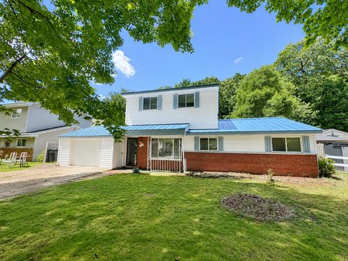 1546 Zarieda St, Ortonville, MI, 48462-8817 | Card Image