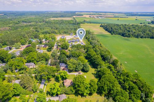 200 Eagle St, Parkhill, ON, N0M2K0 | Card Image