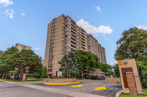 604-5 Lisa St, Brampton, ON, L6T4T4 | Card Image