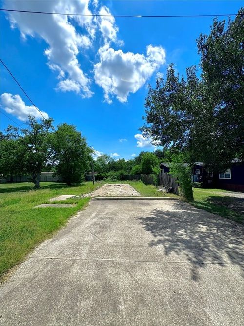 1505 Red Oak St, Bryan, TX, 77803-5547 | Card Image