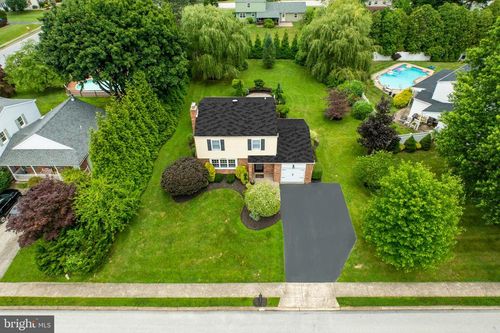 1909 Davis Dr, Jeffersonville, PA, 19403-2847 | Card Image