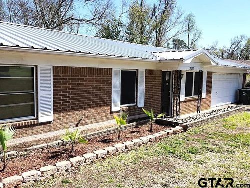 2020 Redbud Ave, Tyler, TX, 75701-4611 | Card Image