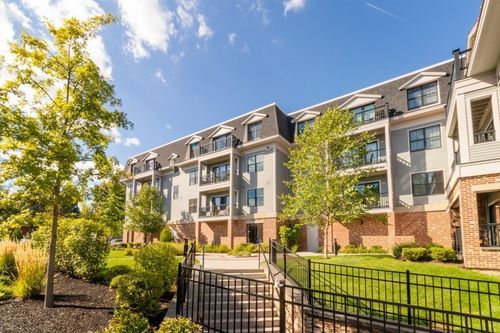 unit-305-131 Eliot St, Milton, MA, 02186-2235 | Card Image