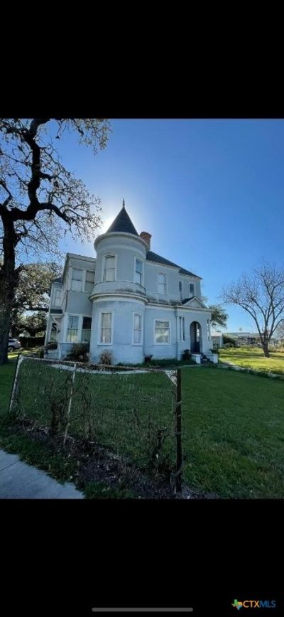 311 E Broadway Street, House other with 4 bedrooms, 3 bathrooms and null parking in Cuero TX | Image 1