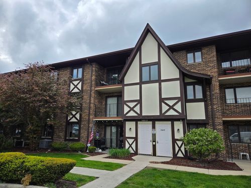 apt-13c-10512 Ridge Cove Dr, Chicago Ridge, IL, 60415-1487 | Card Image
