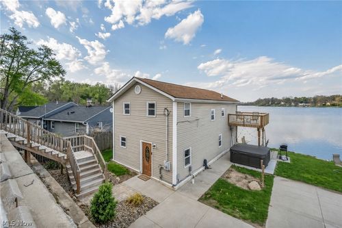 829 Portage Lakes Dr, Coventry Township, OH, 44319-1536 | Card Image