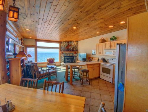 460-2826 Highway 61, Two Harbors, MN, 55616-2004 | Card Image