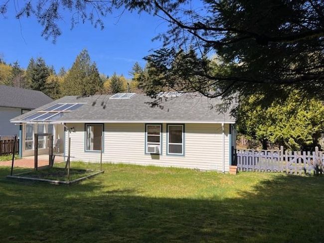 61 Newman Road, House other with 2 bedrooms, 1 bathrooms and 2 parking in Langdale BC | Image 5