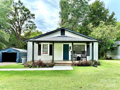 916 Taylor St, Kannapolis, NC, 28083-2860 | Card Image