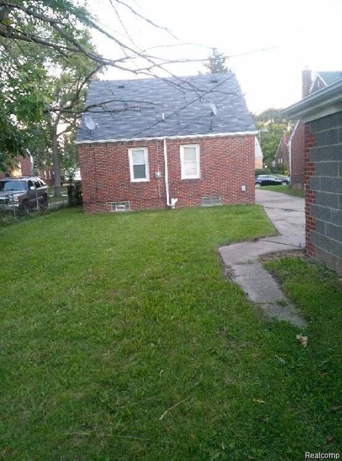 20041 Marx St, Detroit, MI, 48203-1382 | Card Image