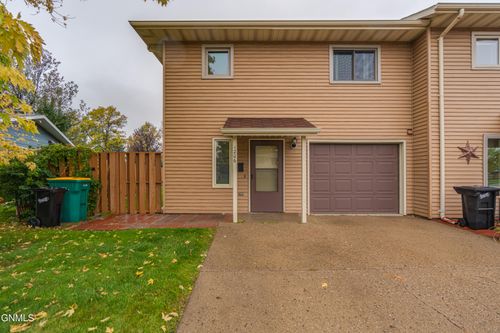 1206 Portland Dr, Bismarck, ND, 58504-6457 | Card Image