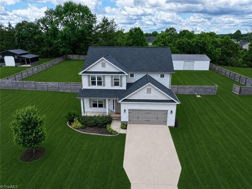 139 Wade Eaton Dr, Mocksville, NC, 27028-4781 | Card Image