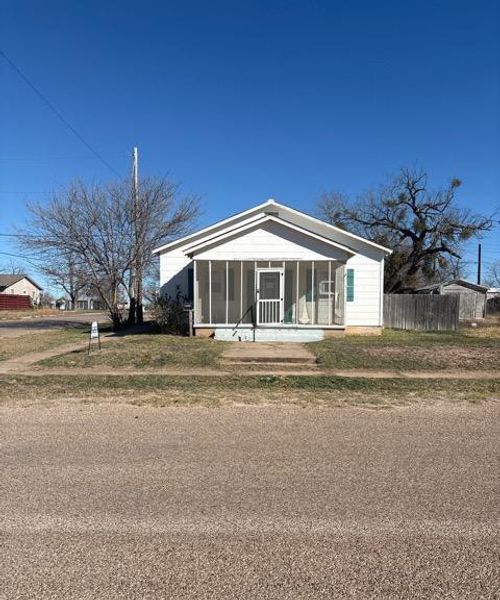 1310 N 7th St, Ballinger, TX, 76821-3846 | Card Image