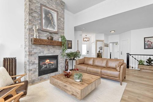 44-32 Dowler St, Red Deer, AB, T4R3A1 | Card Image