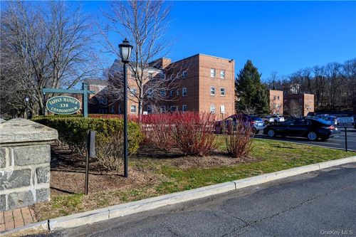a11-330 S Broadway, Tarrytown, NY, 10591-5616 | Card Image