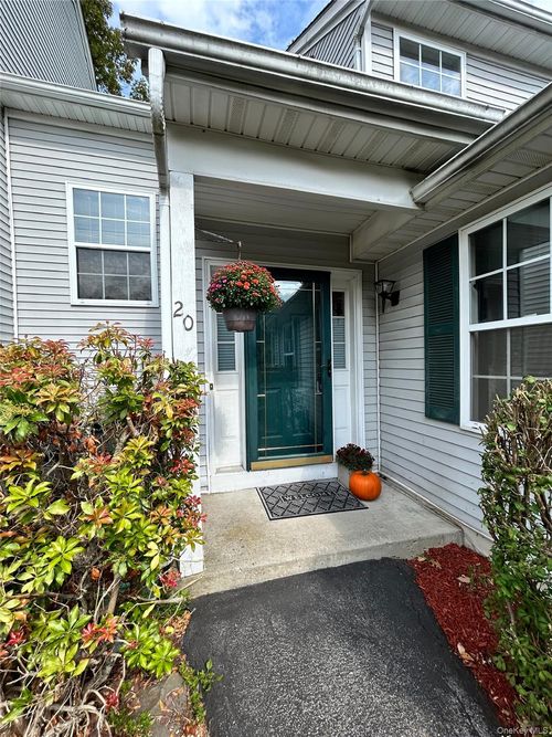 20 Woodbine Dr, Highland Mills, NY, 10930-2815 | Card Image