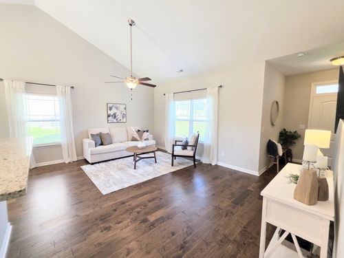 408 Barbaro Ct, Burns, TN, 37029-1700 | Card Image