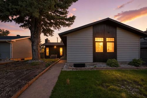 227 Parkside Way Se, Calgary, AB, T2J3Z3 | Card Image