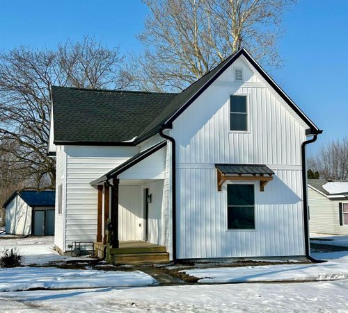 1050 N Main St, Tipton, IN, 46072-1049 | Card Image