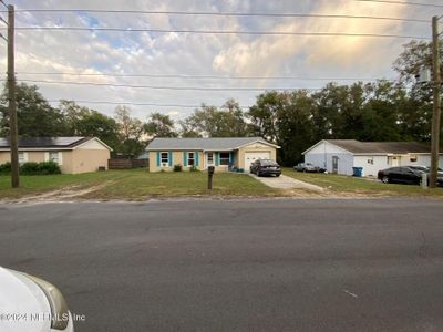 711 S Pearl Street, House other with 3 bedrooms, 2 bathrooms and null parking in Deland FL | Image 1