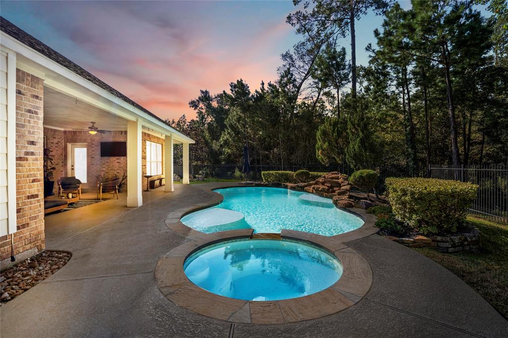 Golden Orchard Pl, Magnolia, TX 77354