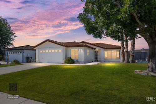 5906 Pine Trail Dr, Bakersfield, CA, 93313-6092 | Card Image