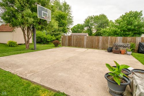 1098 Meadowview Ct, Franklin, IN, 46131-7374 | Card Image