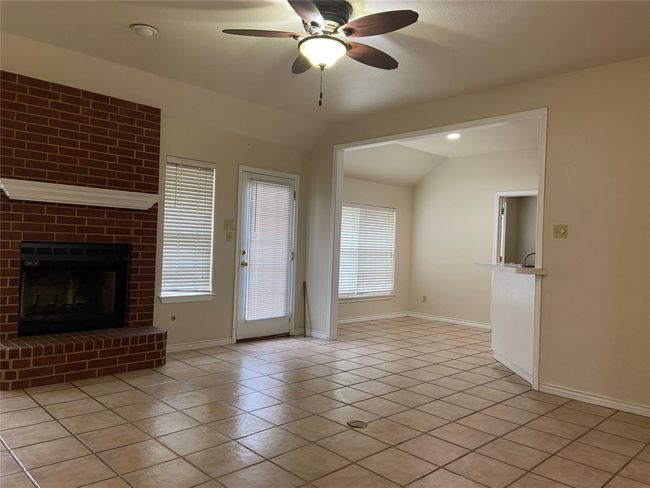 1102 N Main St, House other with 3 bedrooms, 2 bathrooms and null parking in Leonard TX | Image 4