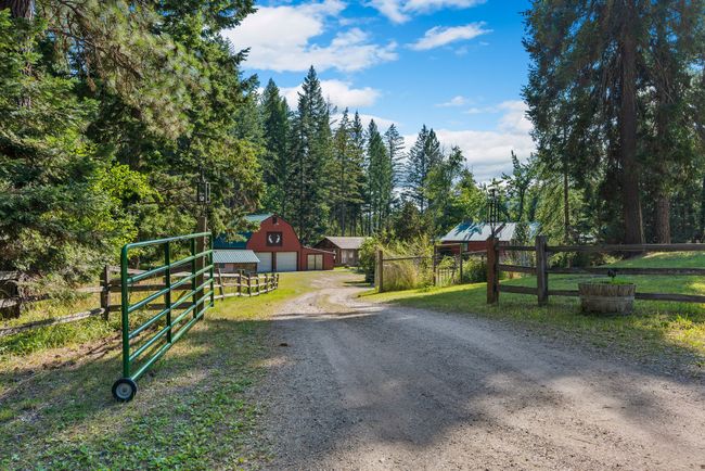 Gated entrance into property | Image 69
