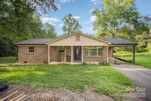 518 W Westview St, Gastonia, NC, 28052-6769 | Card Image