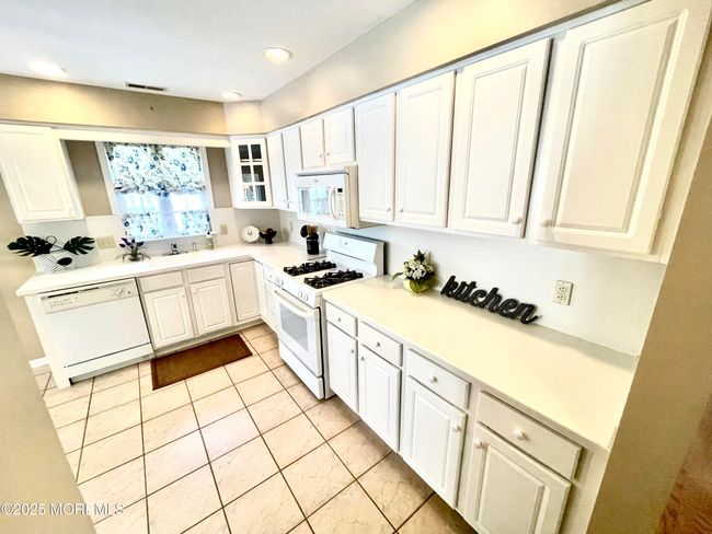 6 Regent Sq, Home with 2 bedrooms, 2 bathrooms and null parking in Jackson NJ | Image 12