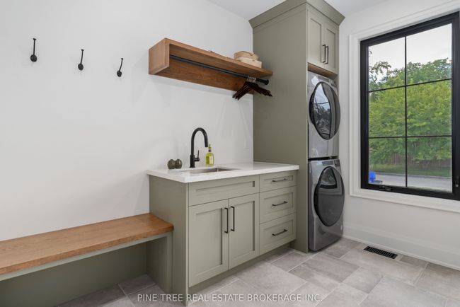 271 Codrington St, House other with 4 bedrooms, 5 bathrooms and 2 parking in Barrie ON | Image 17