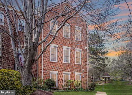 14 S Manchester St, ARLINGTON, VA, 22204-1075 | Card Image