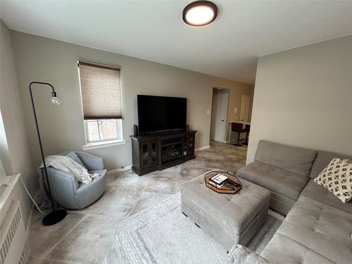 1m-162 Powells Cove Blvd, Beechhurst, NY, 11357 | Card Image