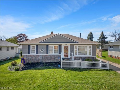 5590 Queens Hwy, Parma, OH, 44130-1505 | Card Image