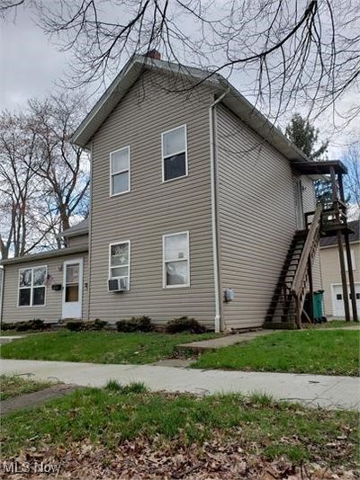 648 N Buckeye Street, Home with 4 bedrooms, 2 bathrooms and null parking in Wooster OH | Image 1