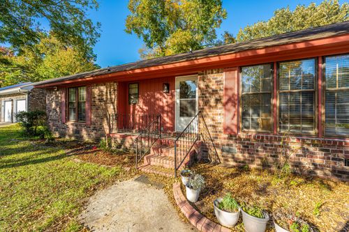 9 Lighthouse Dr, Goose Creek, SC, 29445-4612 | Card Image