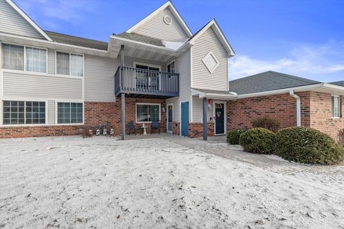 3-160 W Aspen Court, Oak Creek, WI, 53154 | Card Image