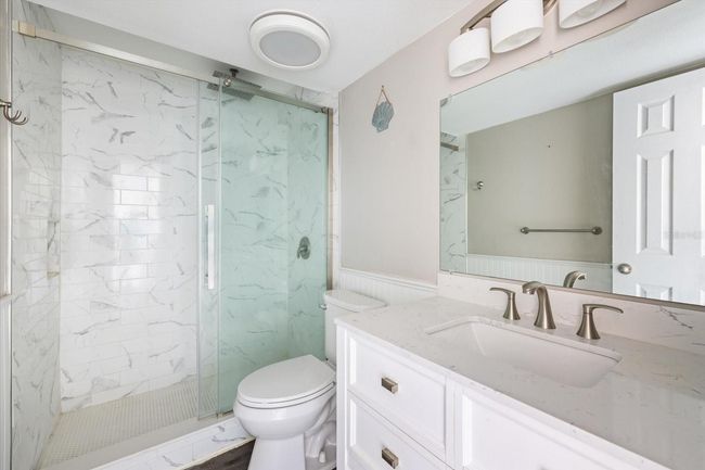 APT-213 - 400 Base Ave E, Condo with 2 bedrooms, 2 bathrooms and null parking in VENICE FL | Image 24