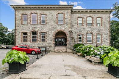 B101 - 426 Spring Street, Condo with 2 bedrooms, 2 bathrooms and null parking in Newport RI | Image 2