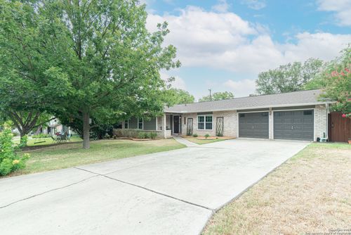 2902 Sir Phillip Dr, San Antonio, TX, 78209-4239 | Card Image