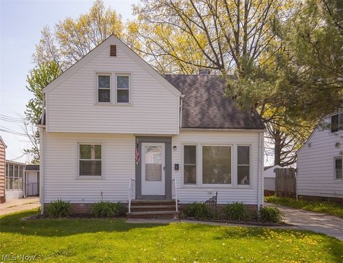 32610 Willowick Dr, Willowick, OH, 44095-3333 | Card Image