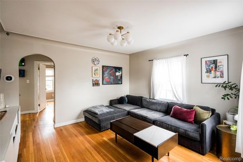 722 S Rembrandt Ave, Royal Oak, MI, 48067-2987 | Card Image