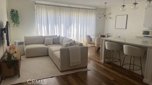 unit-204-250 Linden Ave, Long Beach, CA, 90802-3132 | Card Image