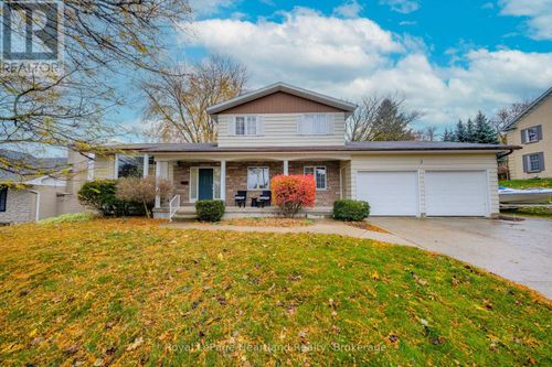 5 Remington Dr, Huron, ON, N0G2W0 | Card Image