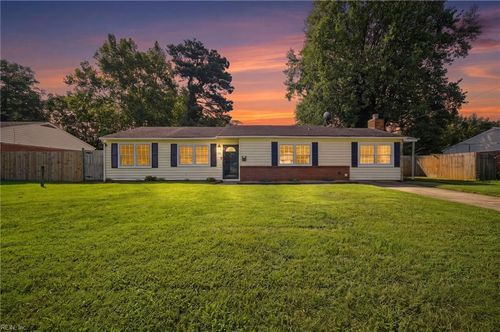 4749 Quinwood Ln, Virginia Beach, VA, 23455-5411 | Card Image