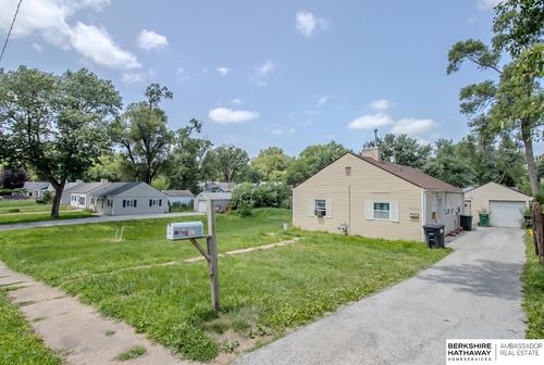 6620 Seward St, Omaha, NE, 68104-4654 | Card Image