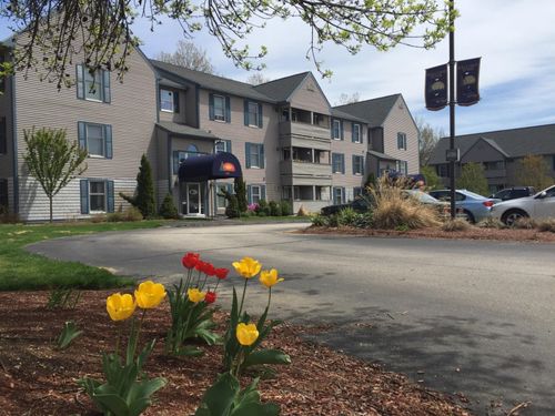 303-175 Eastern Avenue, Manchester, NH, 03104 | Card Image