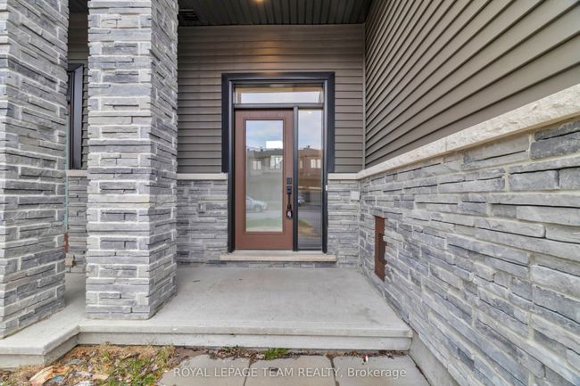 736 Cashmere Terr, House attached with 3 bedrooms, 4 bathrooms and 1 parking in Ottawa ON | Image 7